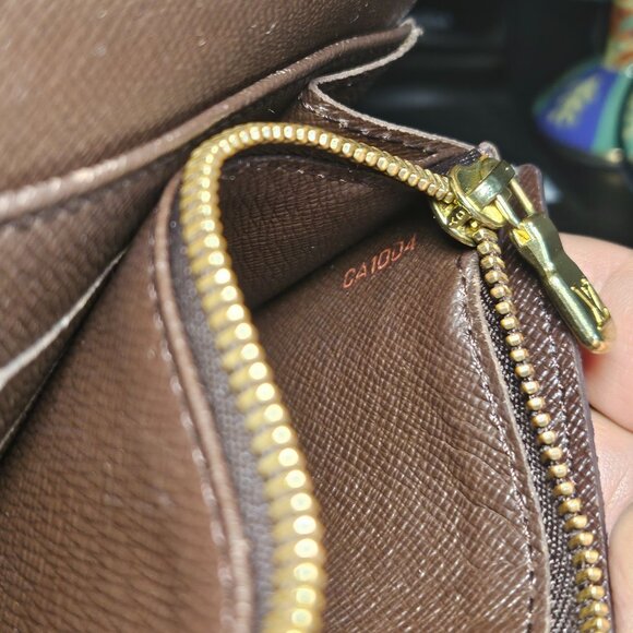 Louis Vuitton LV Sarah Damier Wallet VGUC - Picture 15 of 15